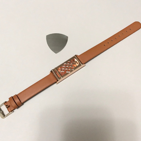 Fitbit Flex with 7 bracelets and charger - Picture 5 of 7